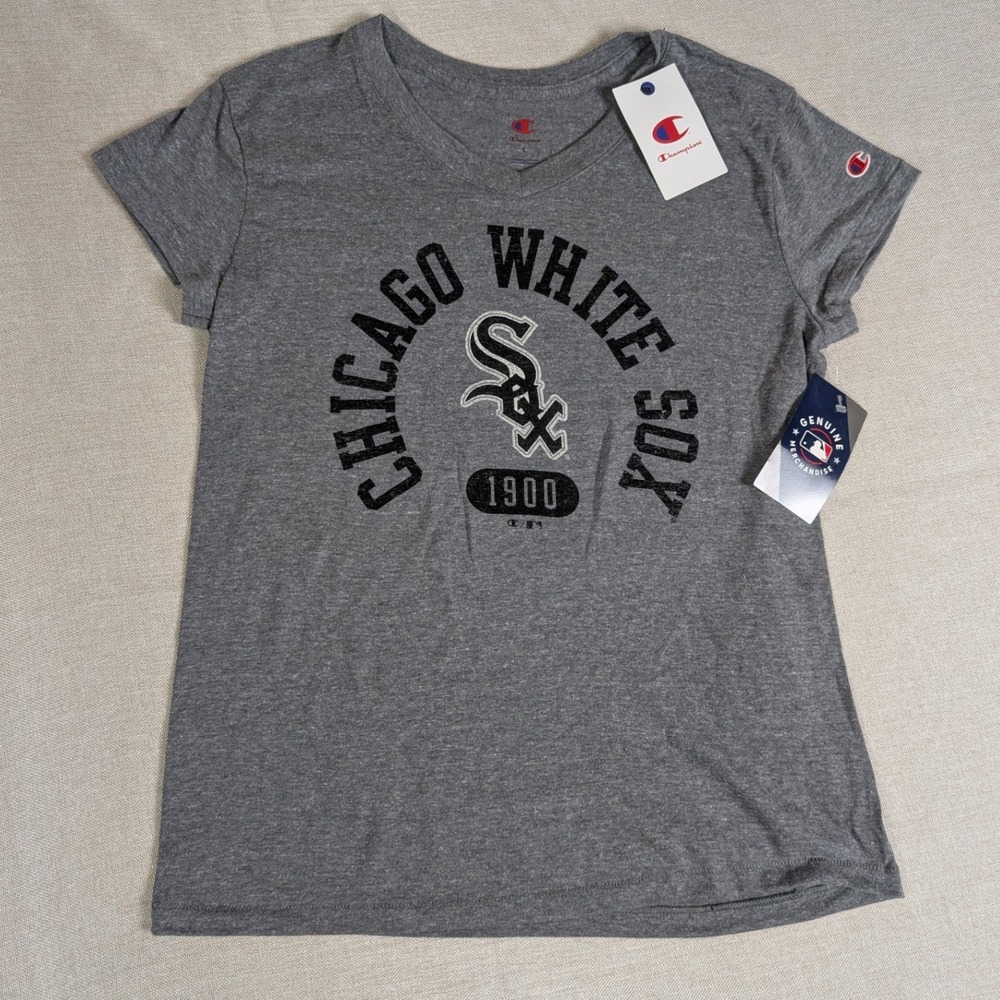 Champion Chicago White Sox T-Shirt Womens Large Grey NWT MLB V-Neck Graphic Tee